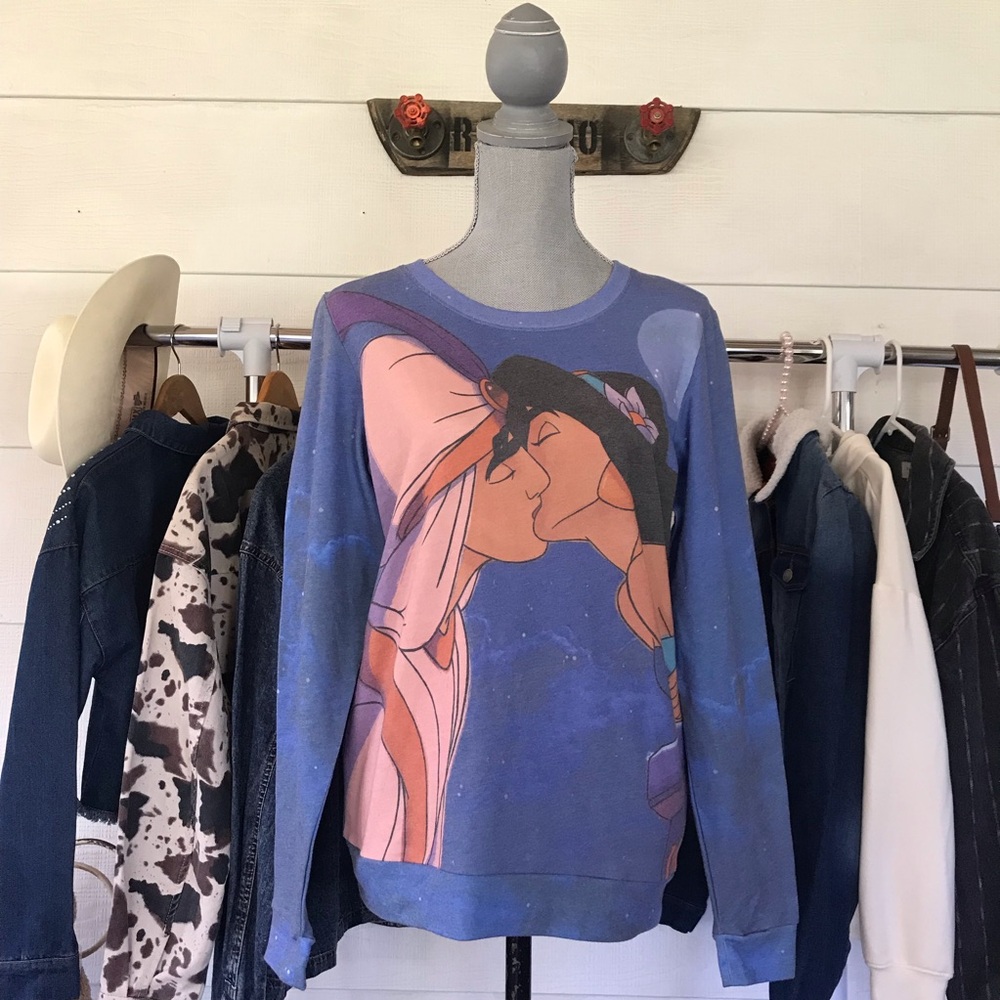 Disney NWOT Aladdin and Jasmin Themed Top Women Size Medium
